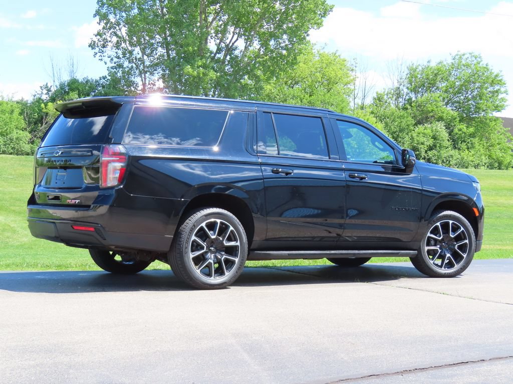 Certified 2024 Chevrolet Suburban RST w/ Luxury Package AWD/4WD image 3