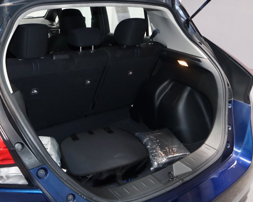 Certified 2025 Nissan Leaf SV Plus FWD image 12