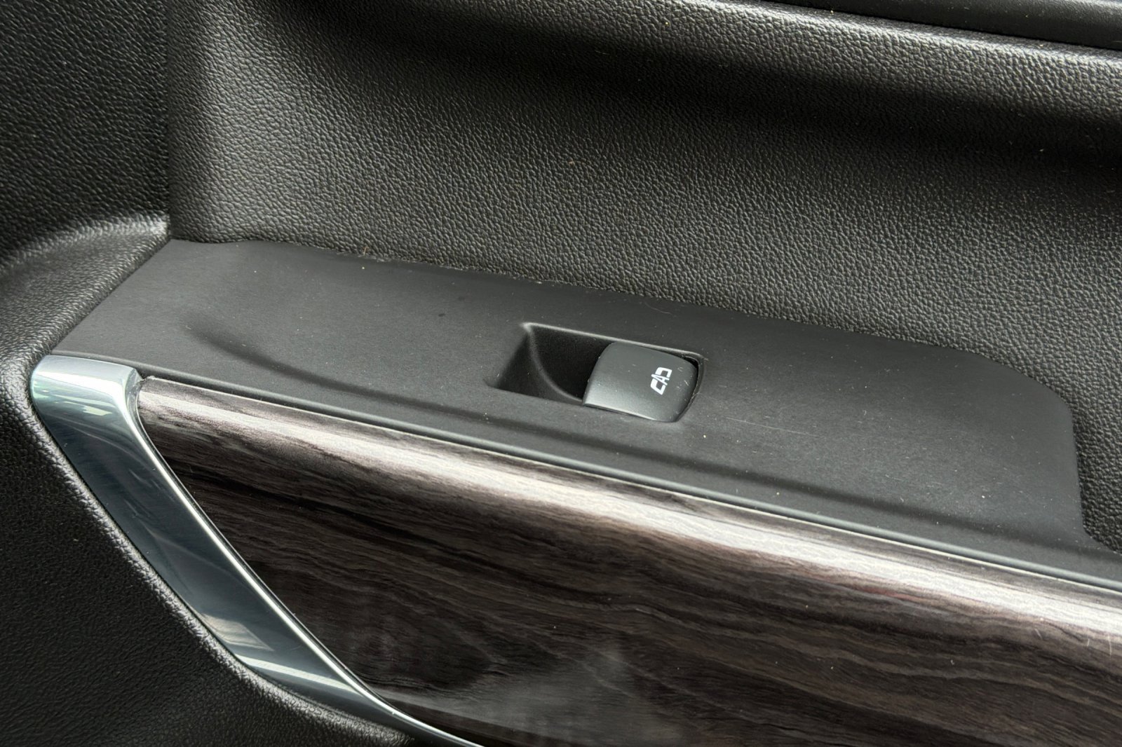 Used 2022 Chevrolet Silverado 3500 LTZ w/ LTZ Plus Package image 20