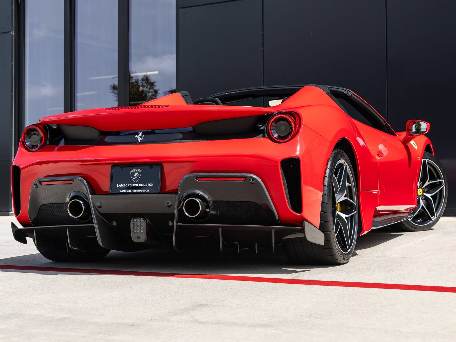 Used 2020 Ferrari 488 Pista Spider RWD image 10