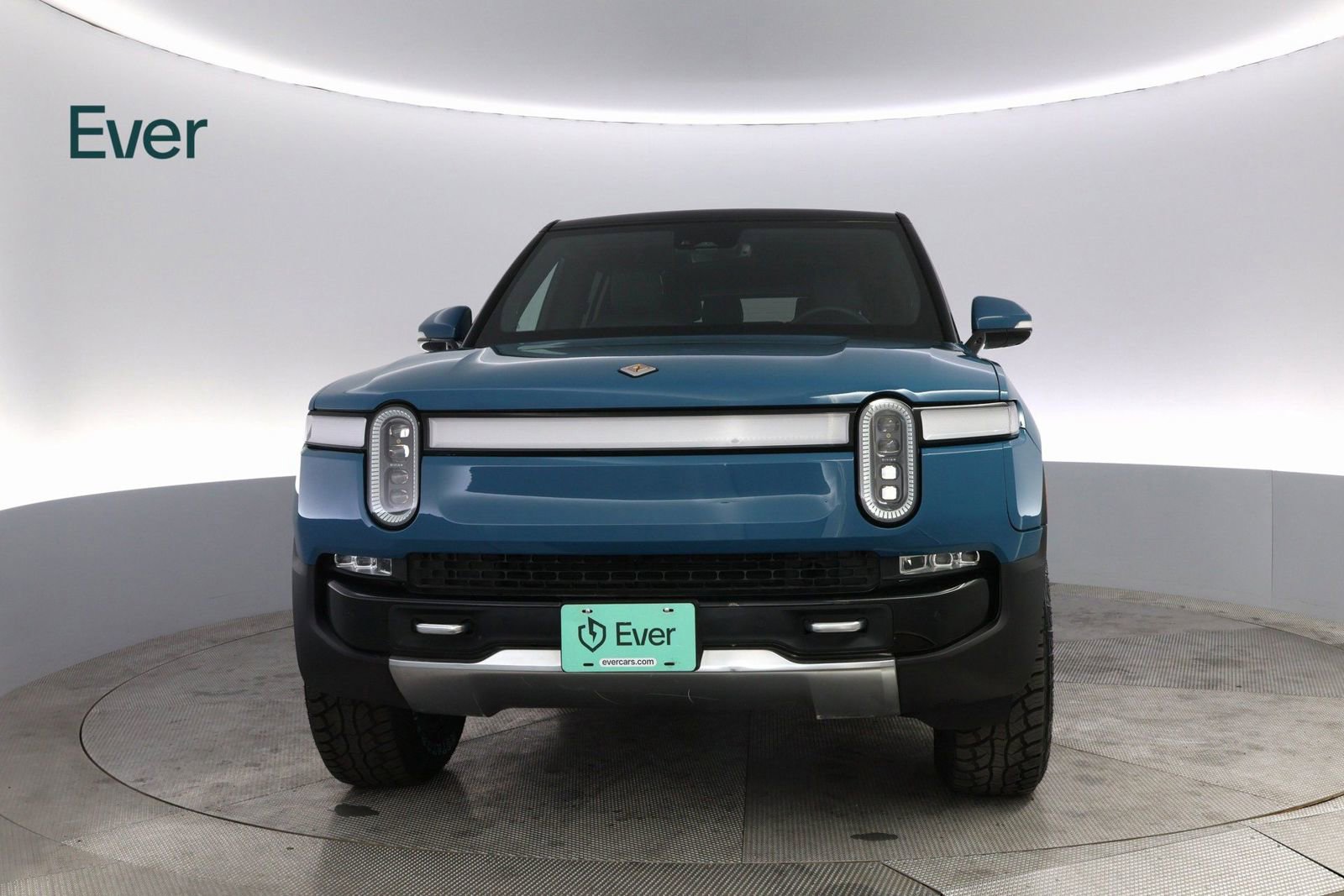 Used 2023 Rivian R1S Adventure image 3