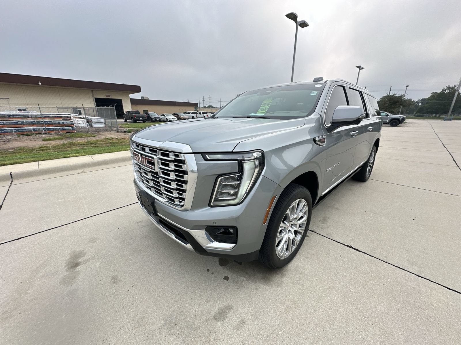 Certified 2025 GMC Yukon XL Denali w/ Denali Reserve Package AWD/4WD image 18