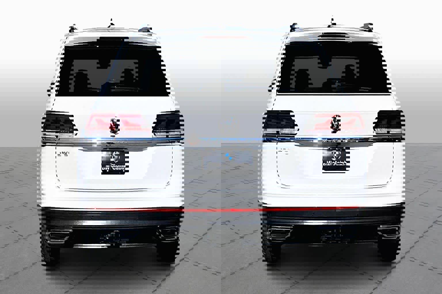 Used 2022 Volkswagen Atlas SE w/ Black Wheel Package image 5