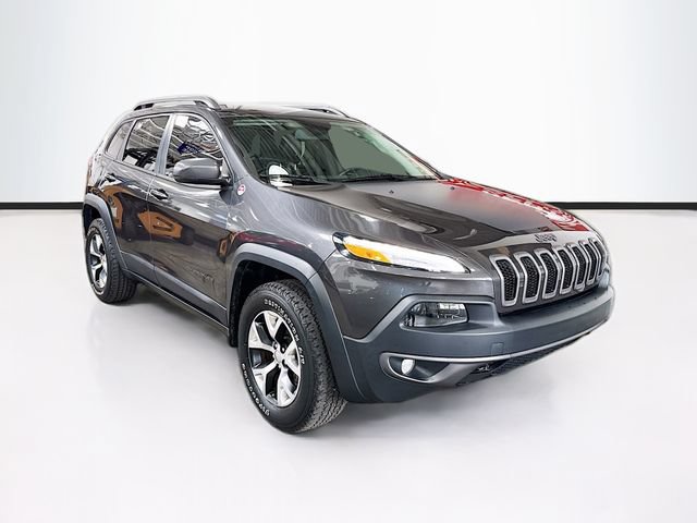 Used 2017 Jeep Cherokee Trailhawk w/ Cold Weather Group AWD/4WD image 3