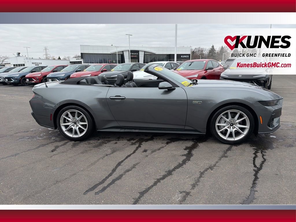 Used 2025 Ford Mustang GT Premium RWD image 4
