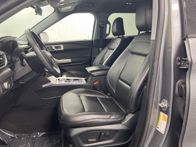 Used 2022 Ford Explorer XLT w/ Equipment Group 202A image 18