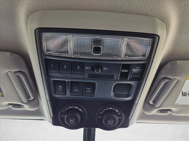 Used 2018 Toyota 4Runner TRD Off-Road Premium AWD/4WD image 9
