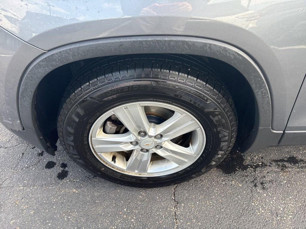 Used 2020 Chevrolet Trax LS w/ Tint and Cruise Package image 8