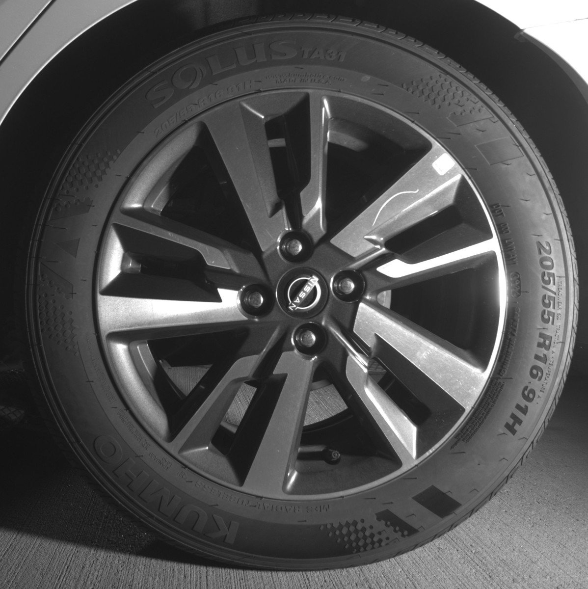 Used 2025 Nissan Versa SV image 14