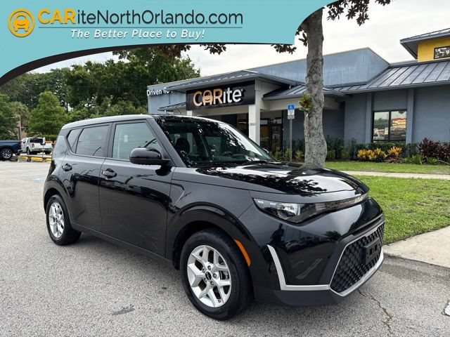 Used 2025 Kia Soul FWD image 1