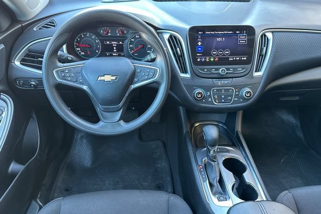 Used 2023 Chevrolet Malibu LT FWD image 16