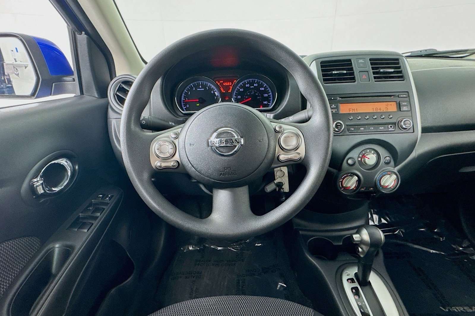 Used 2014 Nissan Versa SV w/ Convenience Package image 4