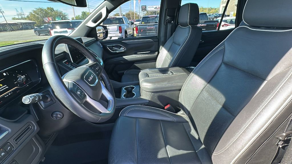Used 2022 GMC Yukon SLT w/ SLT Premium Package image 9