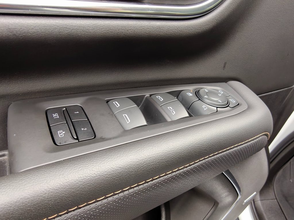 Used 2023 GMC Yukon AT4 w/ AT4 Premium Plus Package image 34