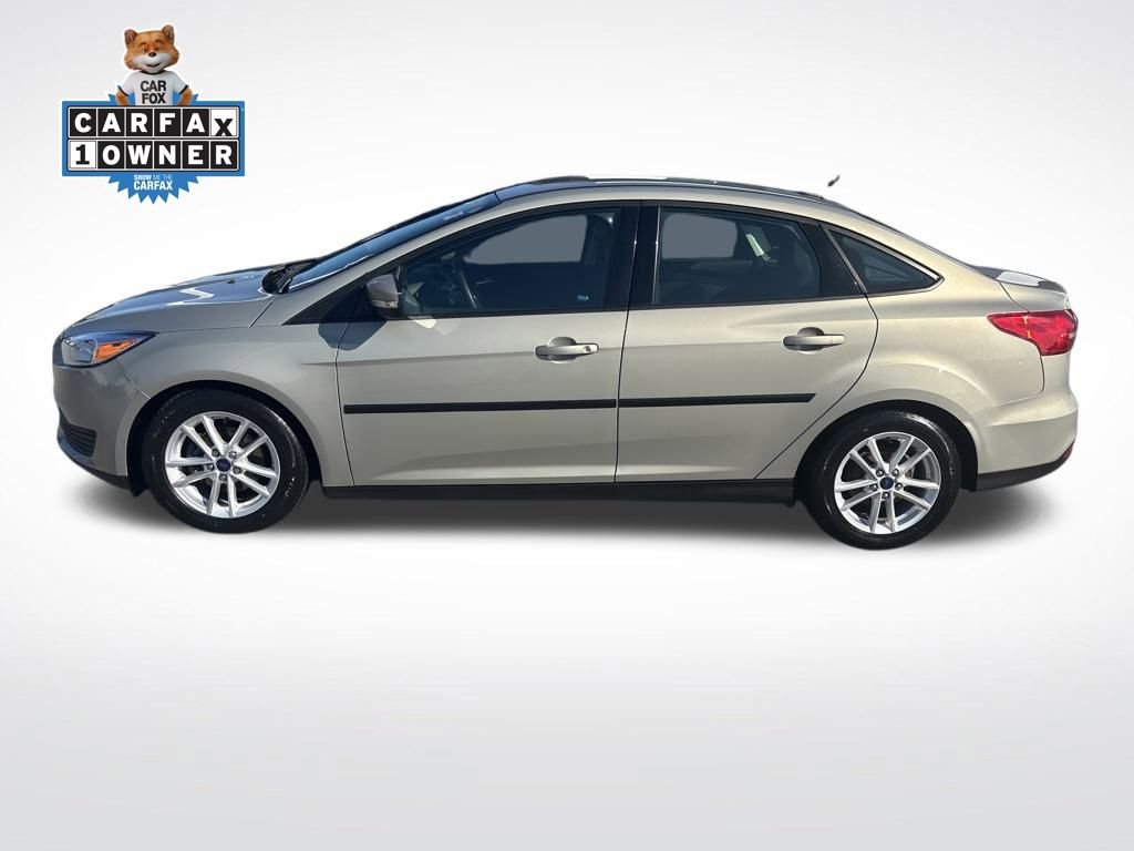 Used 2016 Ford Focus SE image 2
