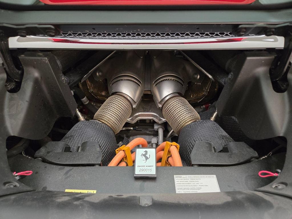 Used 2023 Ferrari 296 GTS RWD image 21
