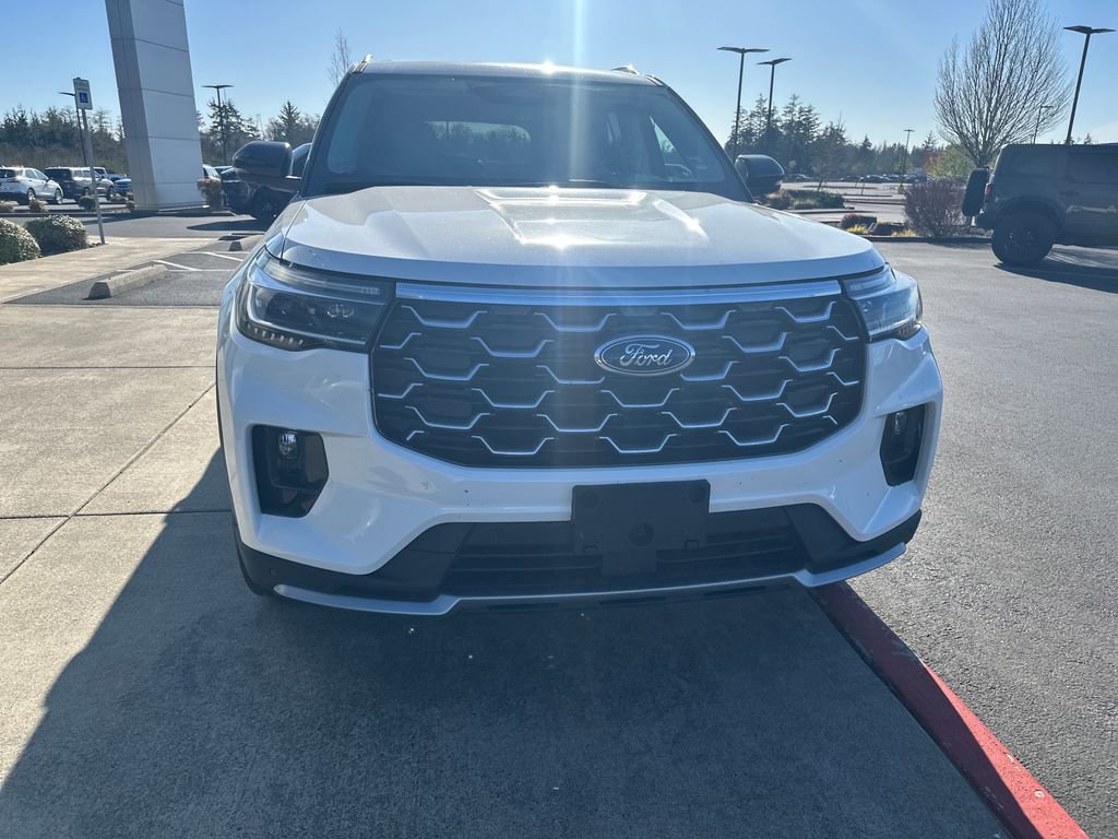 Used 2025 Ford Explorer Platinum w/ Ultimate Package AWD/4WD image 7