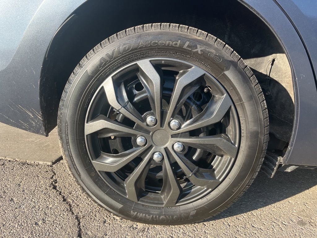 Used 2015 Toyota Corolla S image 16