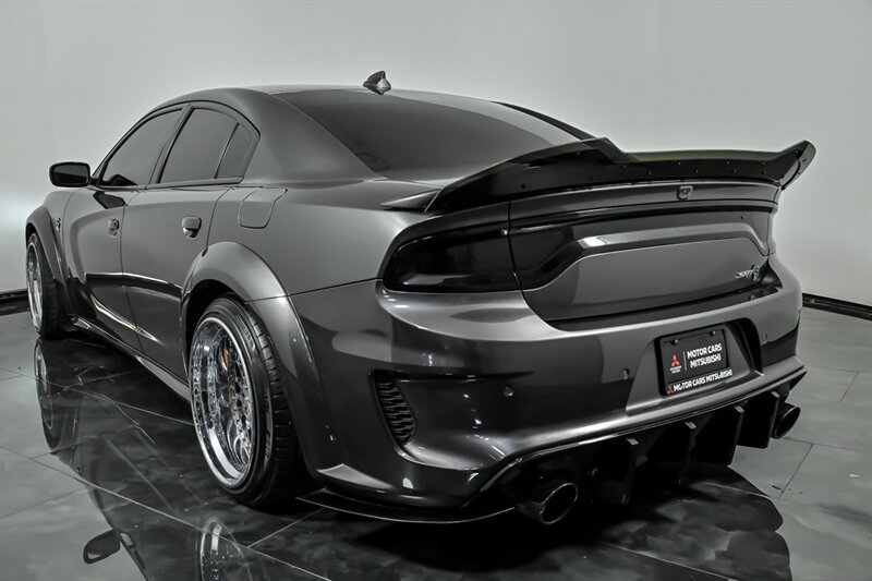 Used 2022 Dodge Charger SRT Hellcat w/ Carbon/Suede Interior Package RWD image 7