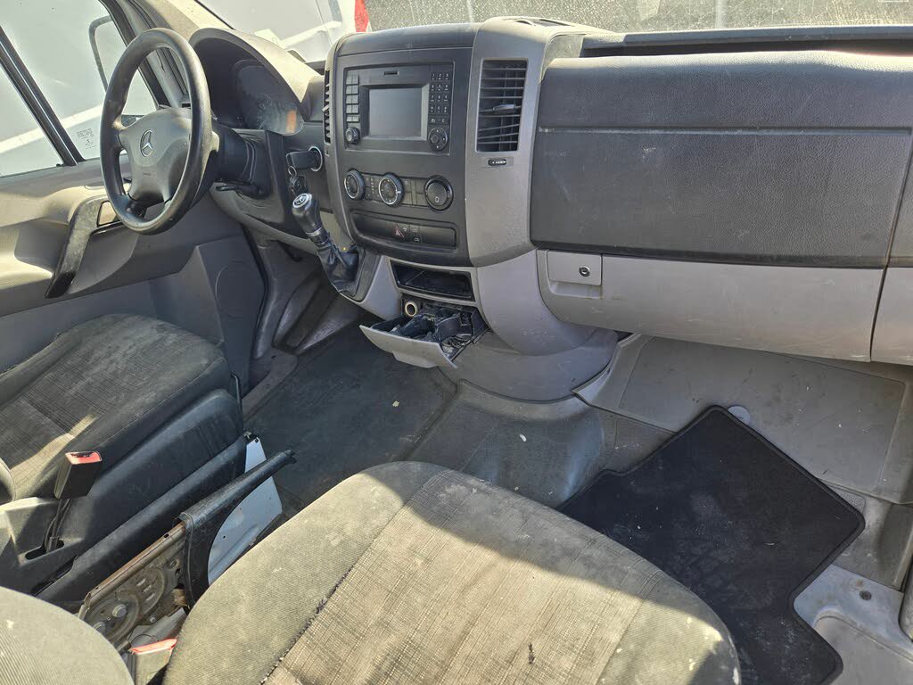Used 2014 Mercedes-Benz Sprinter 2500 image 9