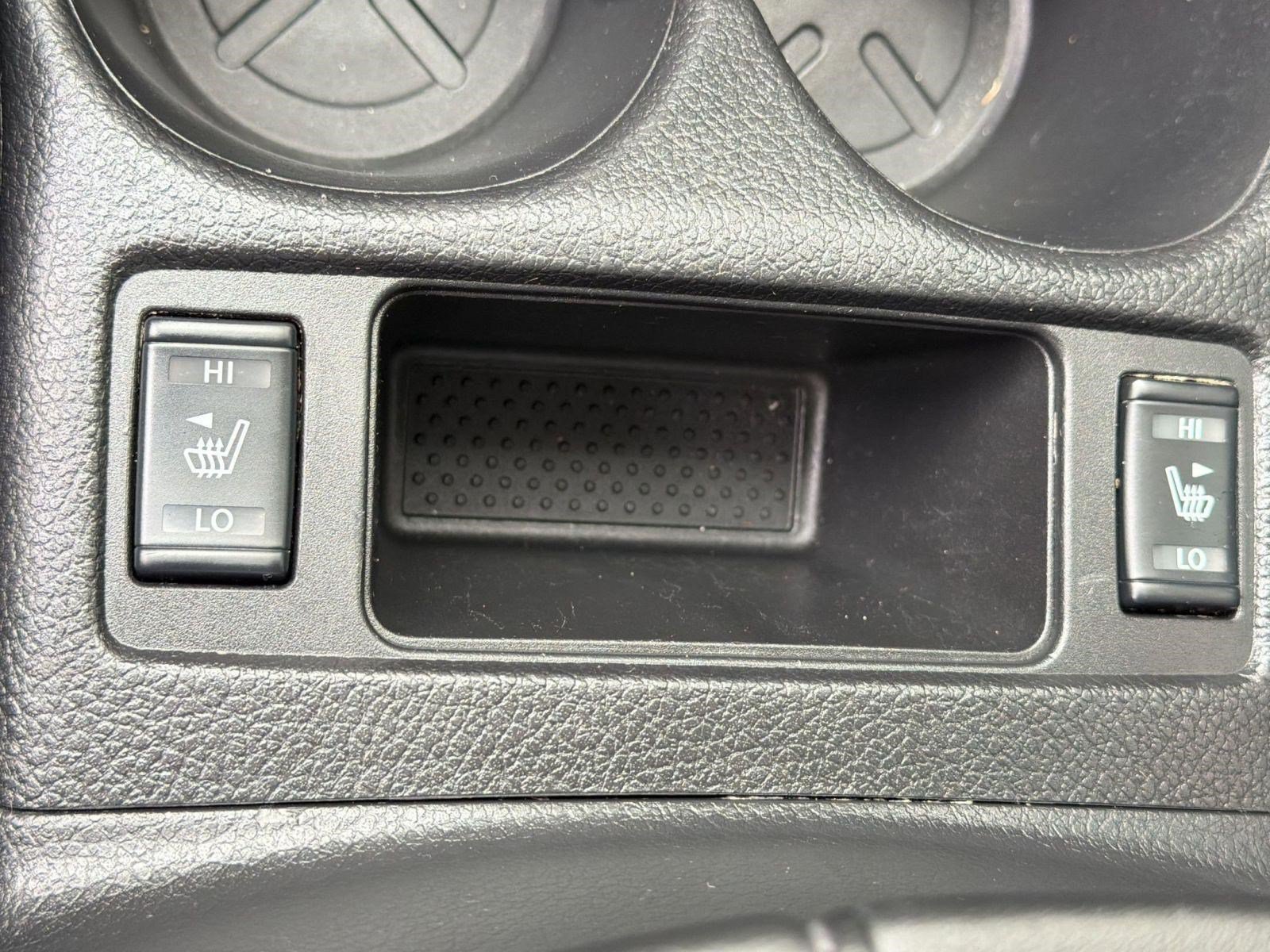 Used 2018 Nissan Rogue SV FWD image 33