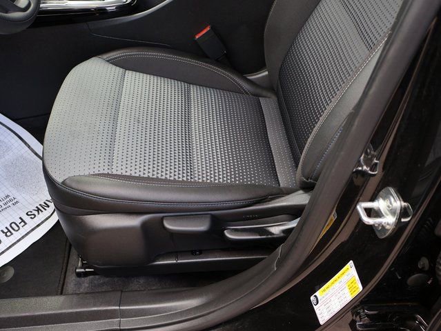 Certified 2025 Chevrolet Trax LT image 39