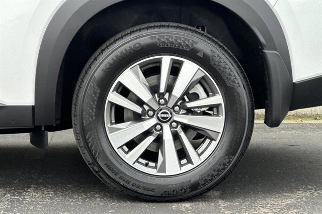 New 2025 Nissan Pathfinder SL image 34