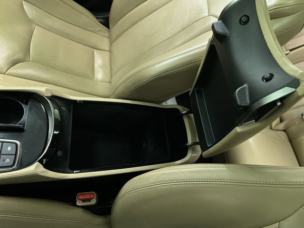 Used 2013 Hyundai Azera w/ Technology Pkg FWD image 24