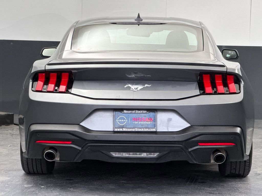 Used 2024 Ford Mustang Premium image 4