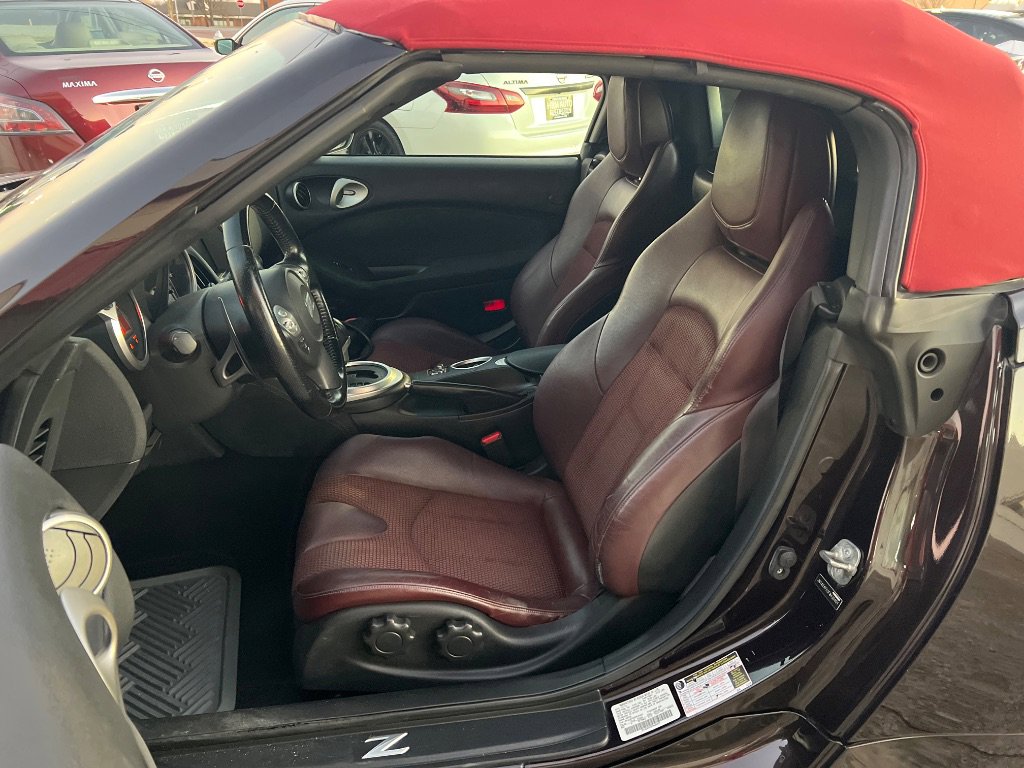 Used 2015 Nissan 370Z Touring Sport image 9