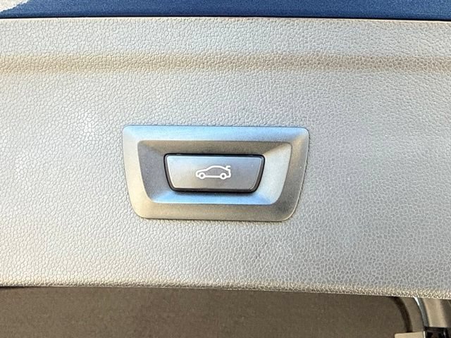 Used 2024 BMW iX xDrive50 AWD/4WD image 17