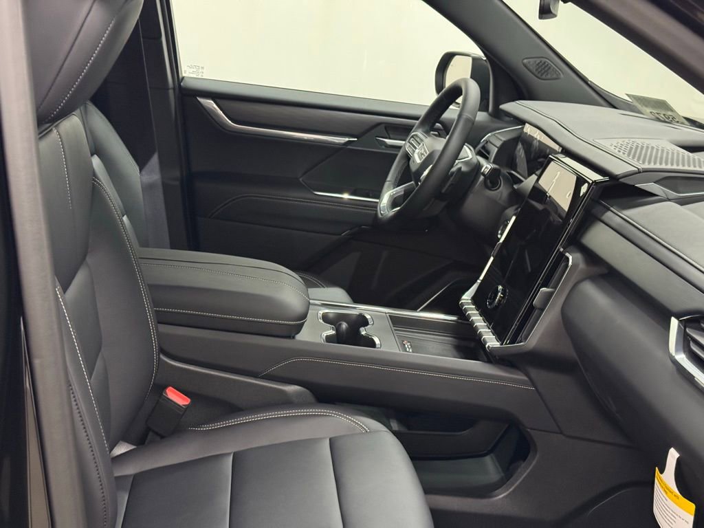 New 2025 GMC Acadia Elevation w/ Elevation Premium Package image 20