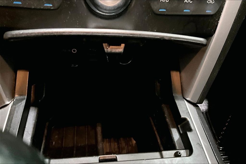 Used 2014 Ford Explorer XLT w/ Equipment Group 202A image 16