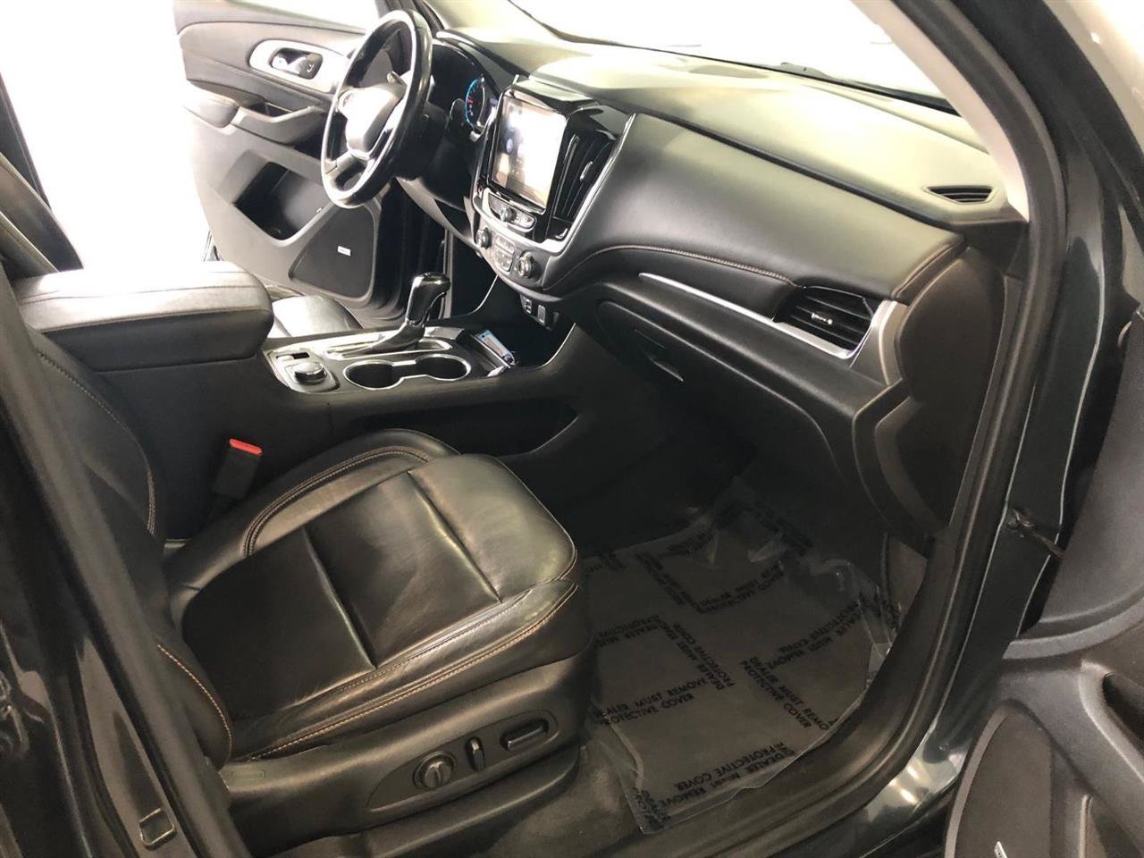 Used 2020 Chevrolet Traverse LT w/ LT Premium Package AWD/4WD image 14