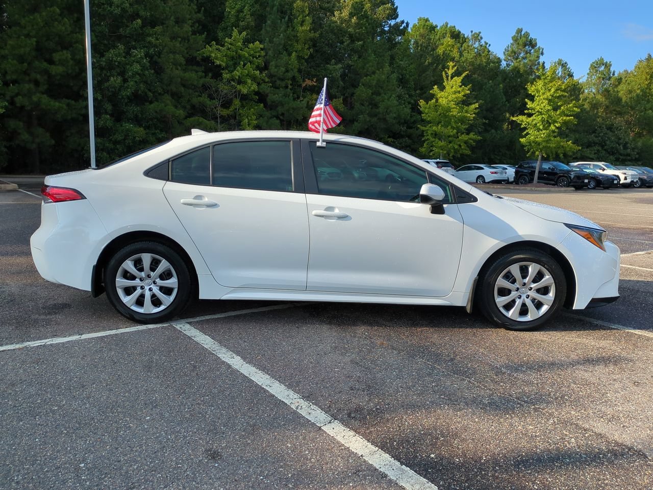 Used 2026 Toyota Corolla LE FWD image 3