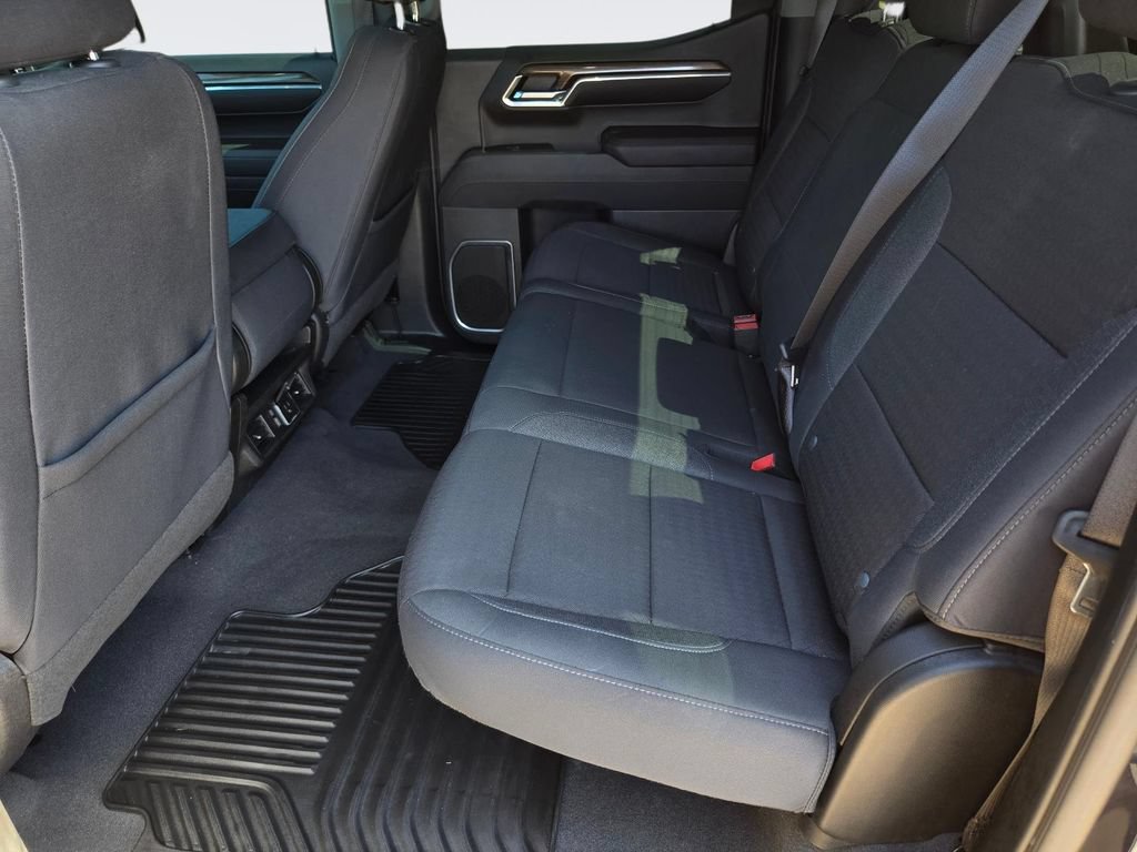 Used 2023 Chevrolet Silverado 1500 LT AWD/4WD image 32