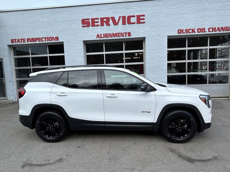 Used 2023 GMC Terrain AT4 w/ Tech Package AWD/4WD image 8