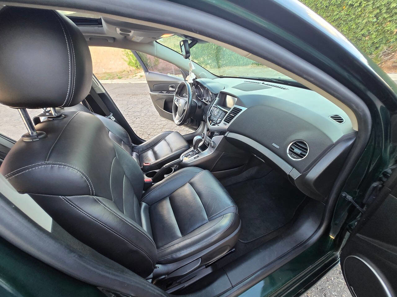 Used 2015 Chevrolet Cruze LTZ w/ Sun, Sound and Sport Package FWD image 33