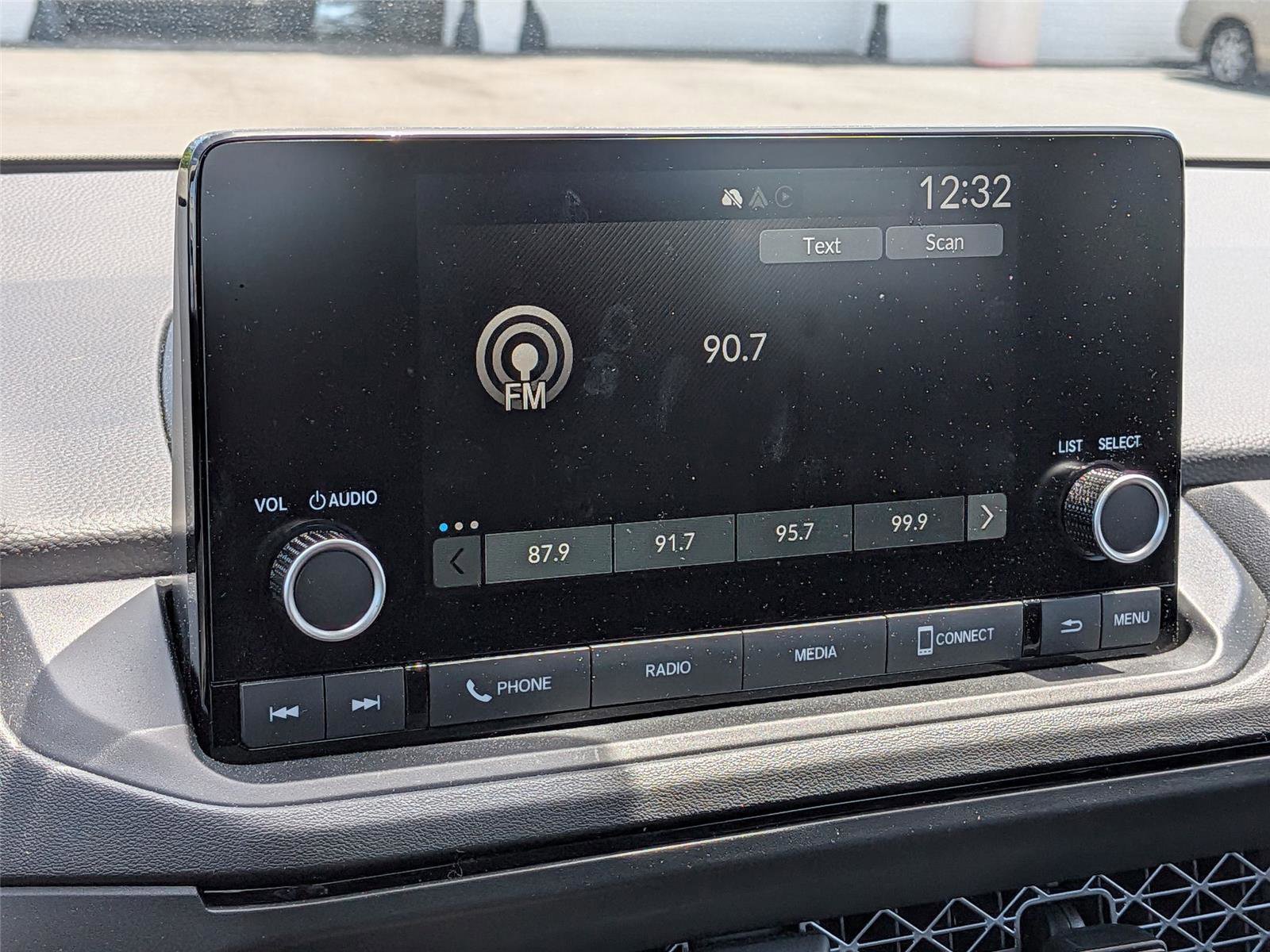 Certified 2025 Honda Accord LX image 25