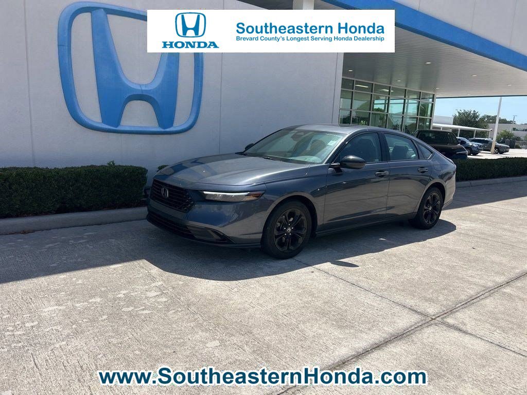 Used 2025 Honda Accord SE image 1