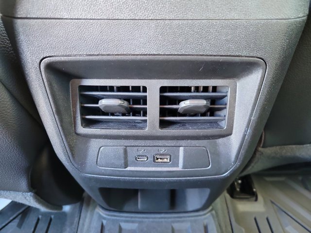 Used 2023 GMC Canyon Denali image 16