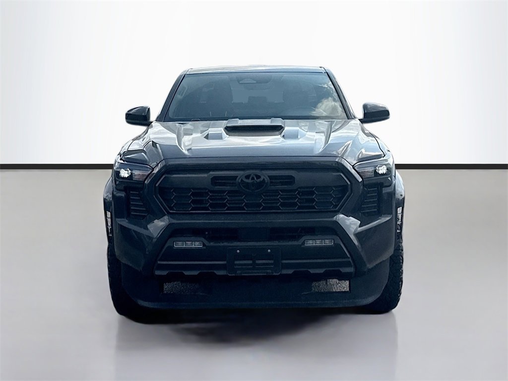 Used 2025 Toyota Tacoma SR5 image 2