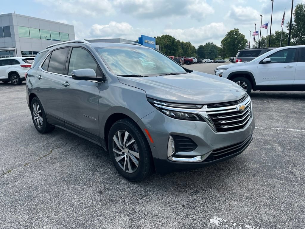 Used 2023 Chevrolet Equinox Premier FWD image 2