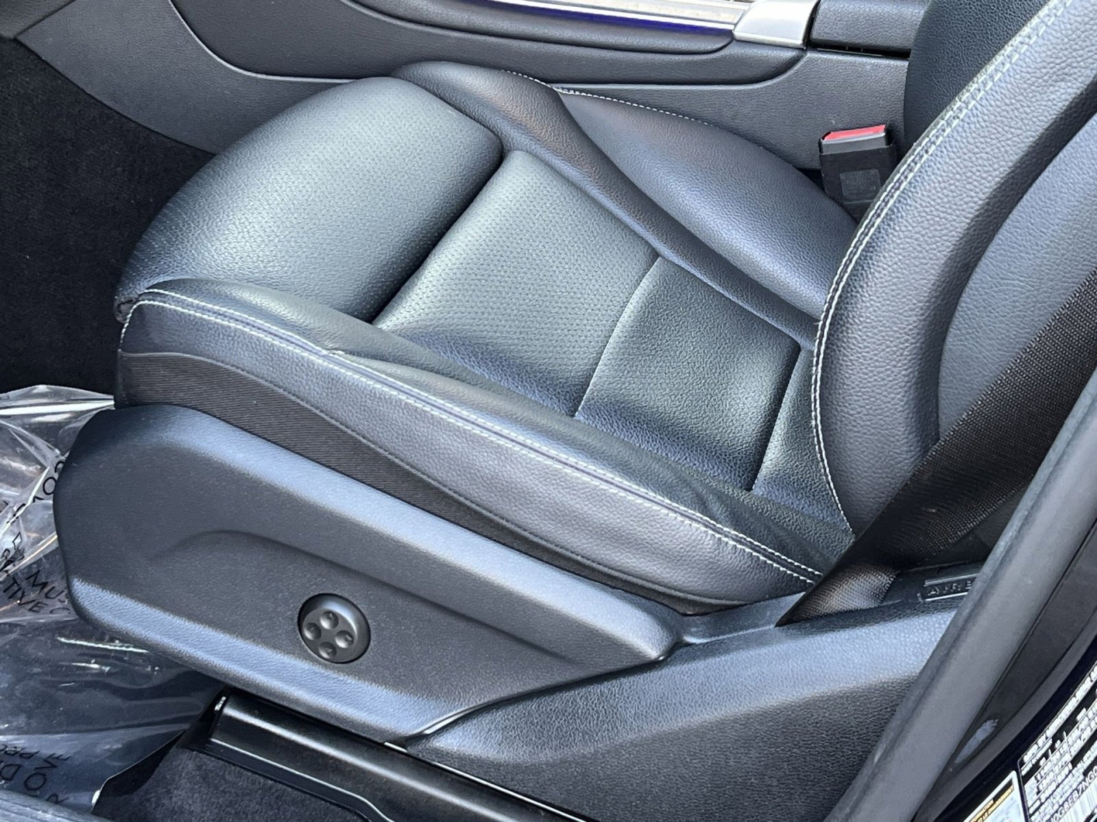 Certified 2022 Mercedes-Benz GLC 300 4MATIC w/ Premium Package Lite image 12