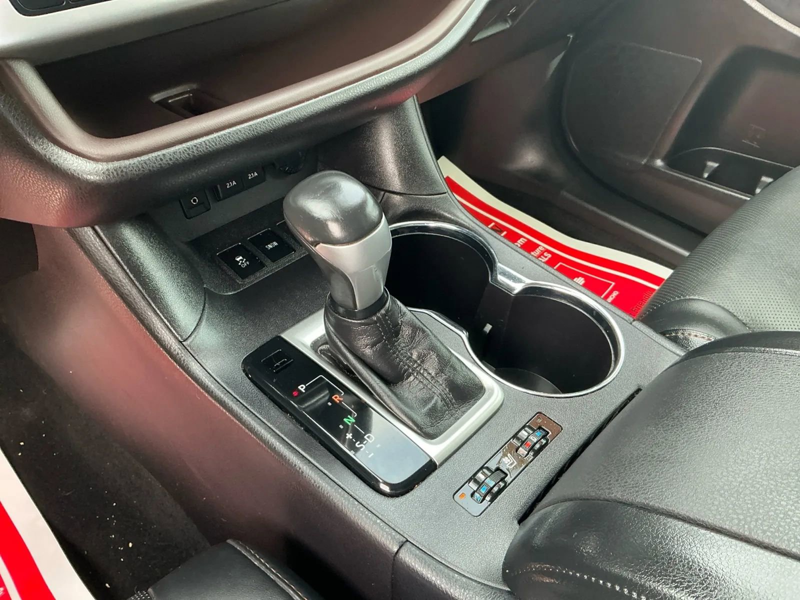 Used 2018 Toyota Highlander Limited image 34