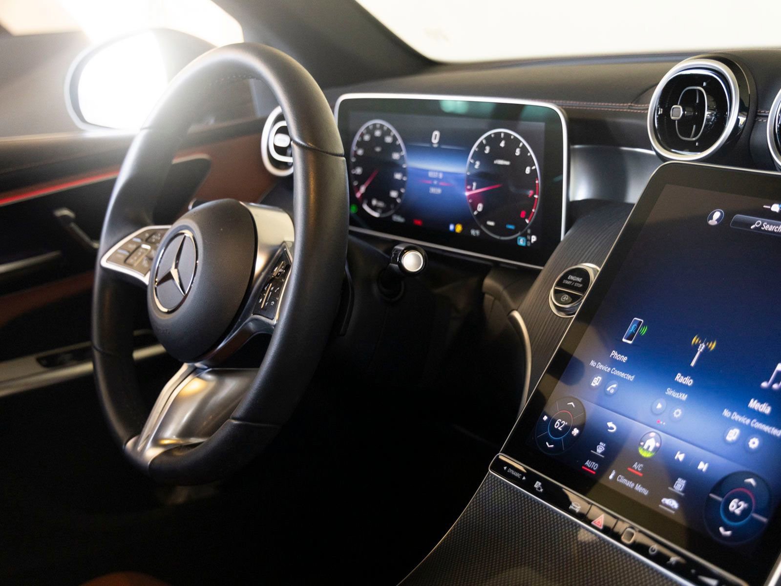 Used 2024 Mercedes-Benz GLC 300 image 29