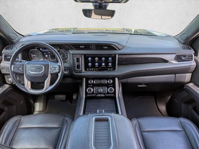 Used 2021 GMC Yukon Denali w/ Denali Premium Package image 15