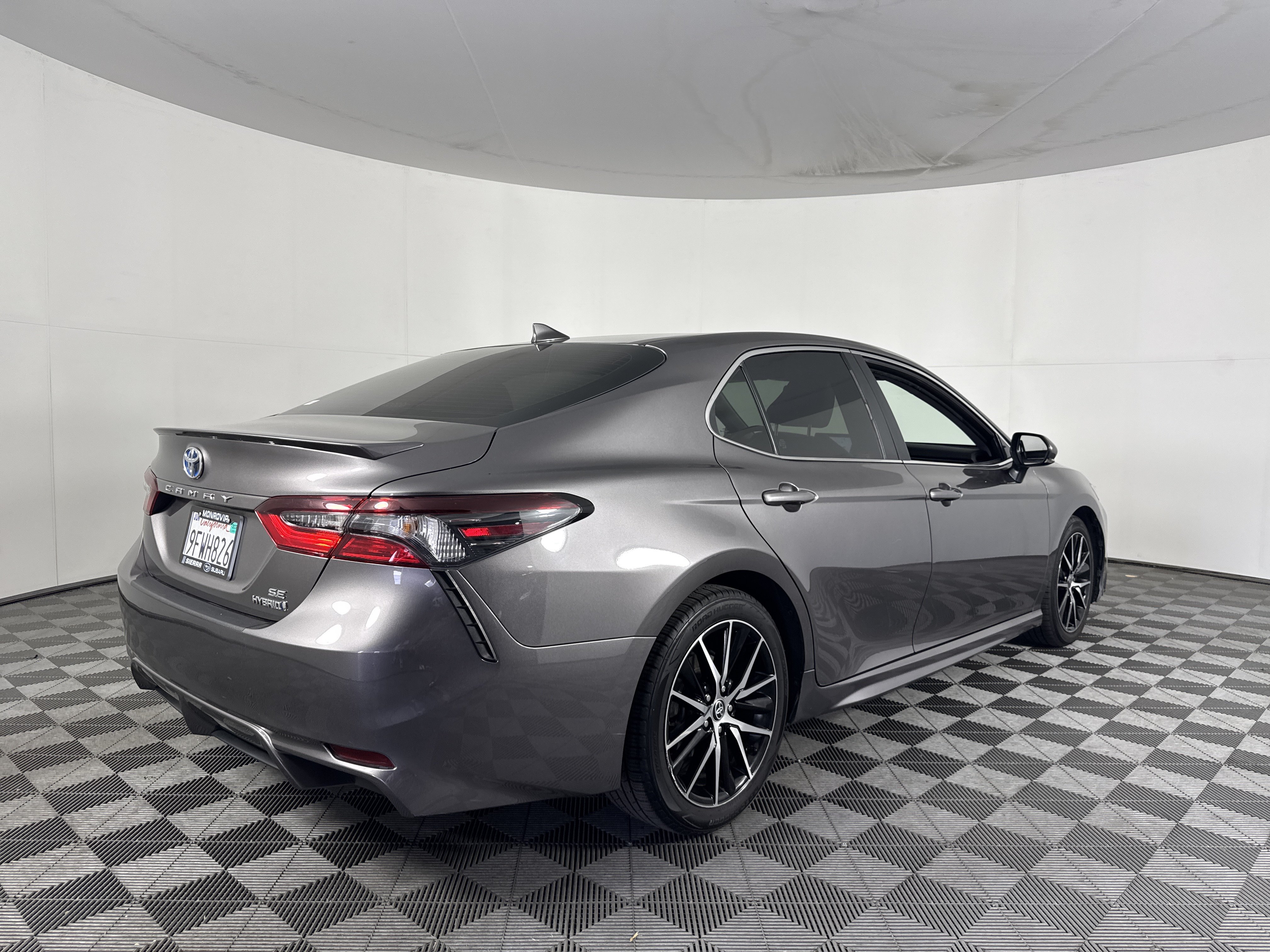Used 2023 Toyota Camry SE w/ Audio Upgrade Package FWD image 5