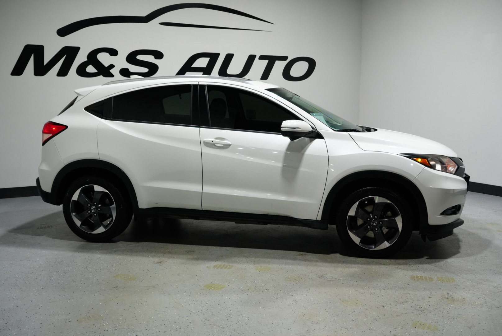 Used 2018 Honda HR-V EX-L image 6