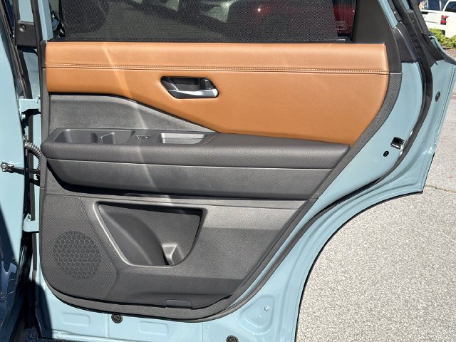 New 2026 Nissan Pathfinder Platinum AWD/4WD image 19